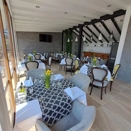 Vemara Boutique Hotel-free Parking Хотел