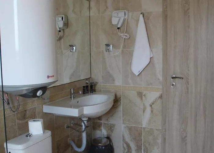 Vemara Boutique Hotel-free Parking Хотел Варна