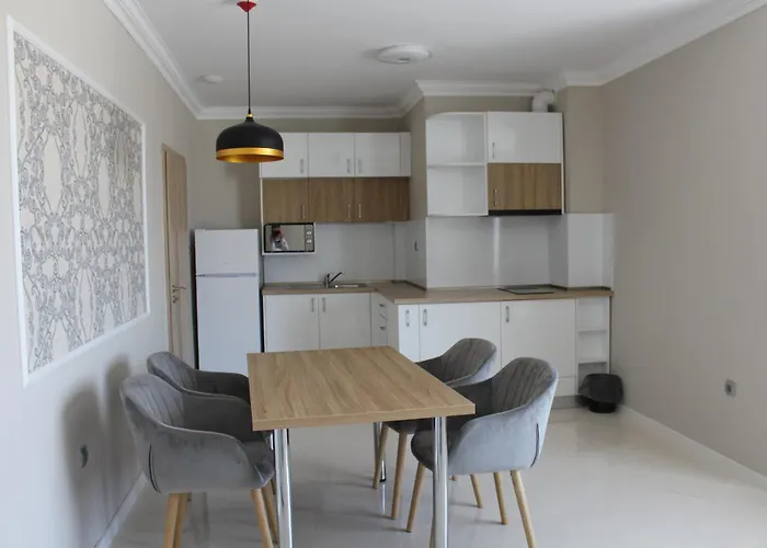 Vemara Boutique Hotel-free Parking Хотел Варна