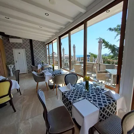 Vemara Boutique Hotel-free Parking 3* 바르나