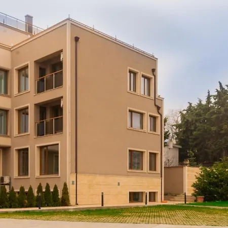 Vemara Boutique Hotel-free Parking 호텔 바르나