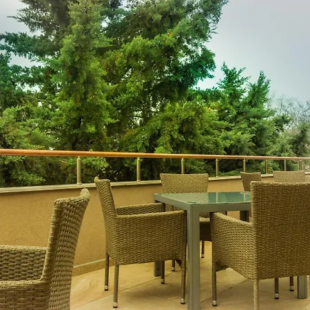 Vemara Boutique Hotel-free Parking 호텔 바르나