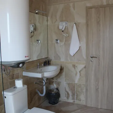 Vemara Boutique Hotel-free Parking Готель Варна