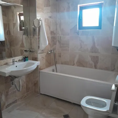 Vemara Boutique Hotel-free Parking 호텔