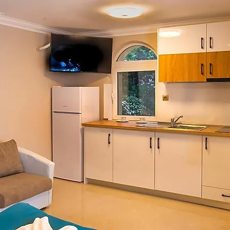 Vemara Boutique Hotel-free Parking Hotel 3*