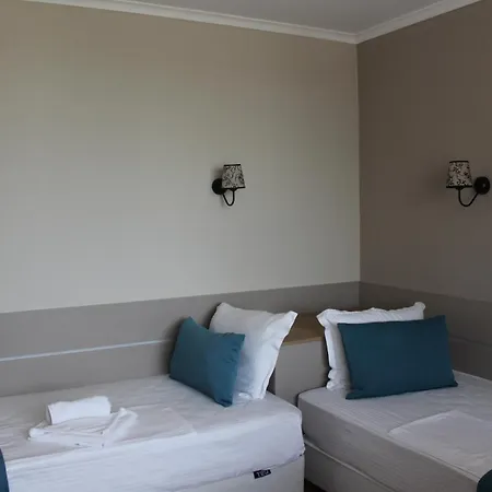 Готель Vemara Boutique Hotel-free Parking 3*