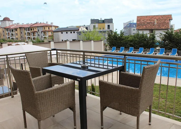 Vemara Boutique Hotel-free Parking 瓦爾納